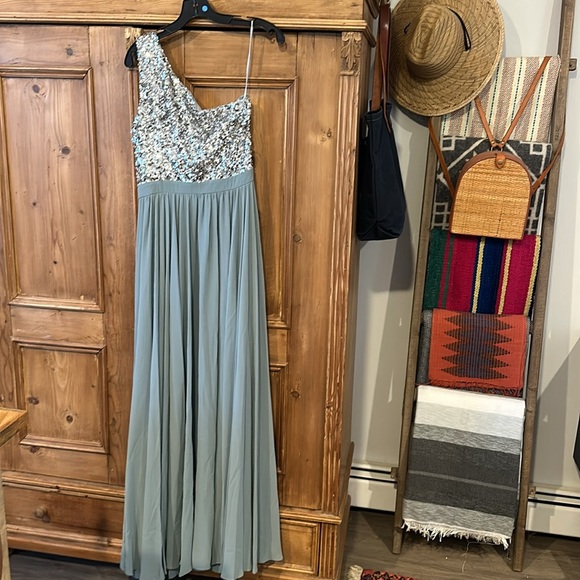 Sachin & Babi Jolie Gown - Picture 8 of 8